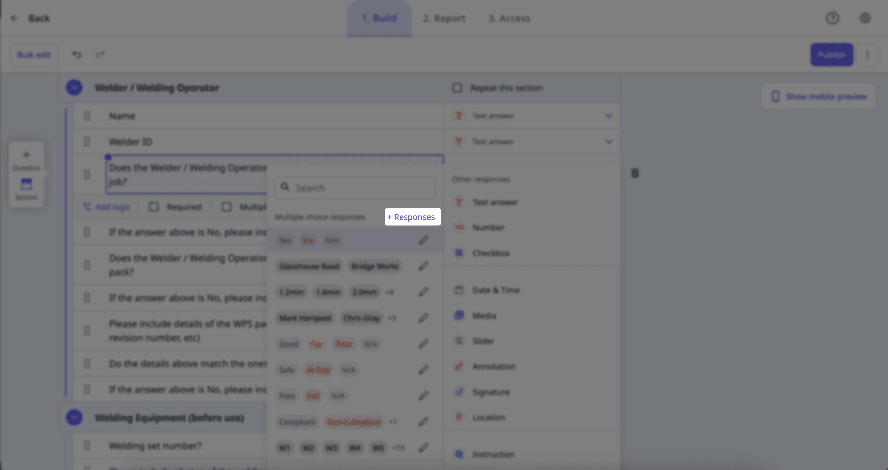 Crear un conjunto de respuestas personalizado a través de la aplicación web.