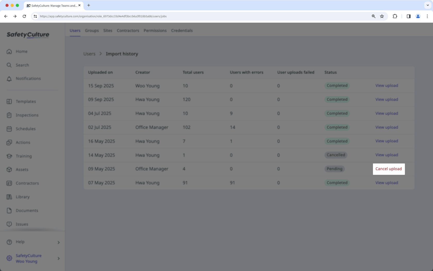 Bitte brechen Sie laufende CSV- oder Excel-Massenuploads ab, um neue Benutzer hinzuzufügen oder bestehende Benutzer über die Web-App zu aktualisieren.