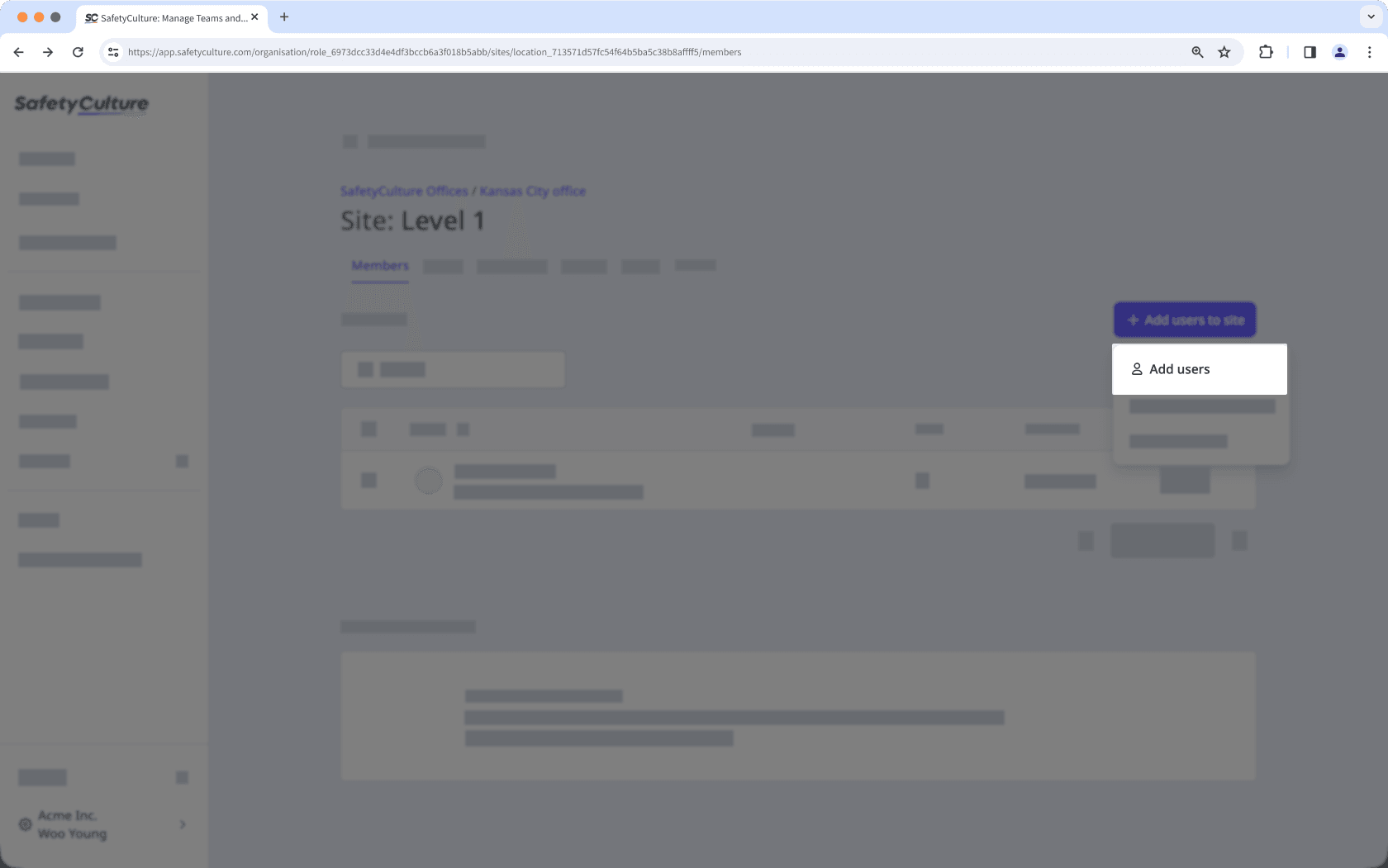 Ajouter des utilisateurs à partir d'un site ou des profils de niveau à partir de l'application Web.
