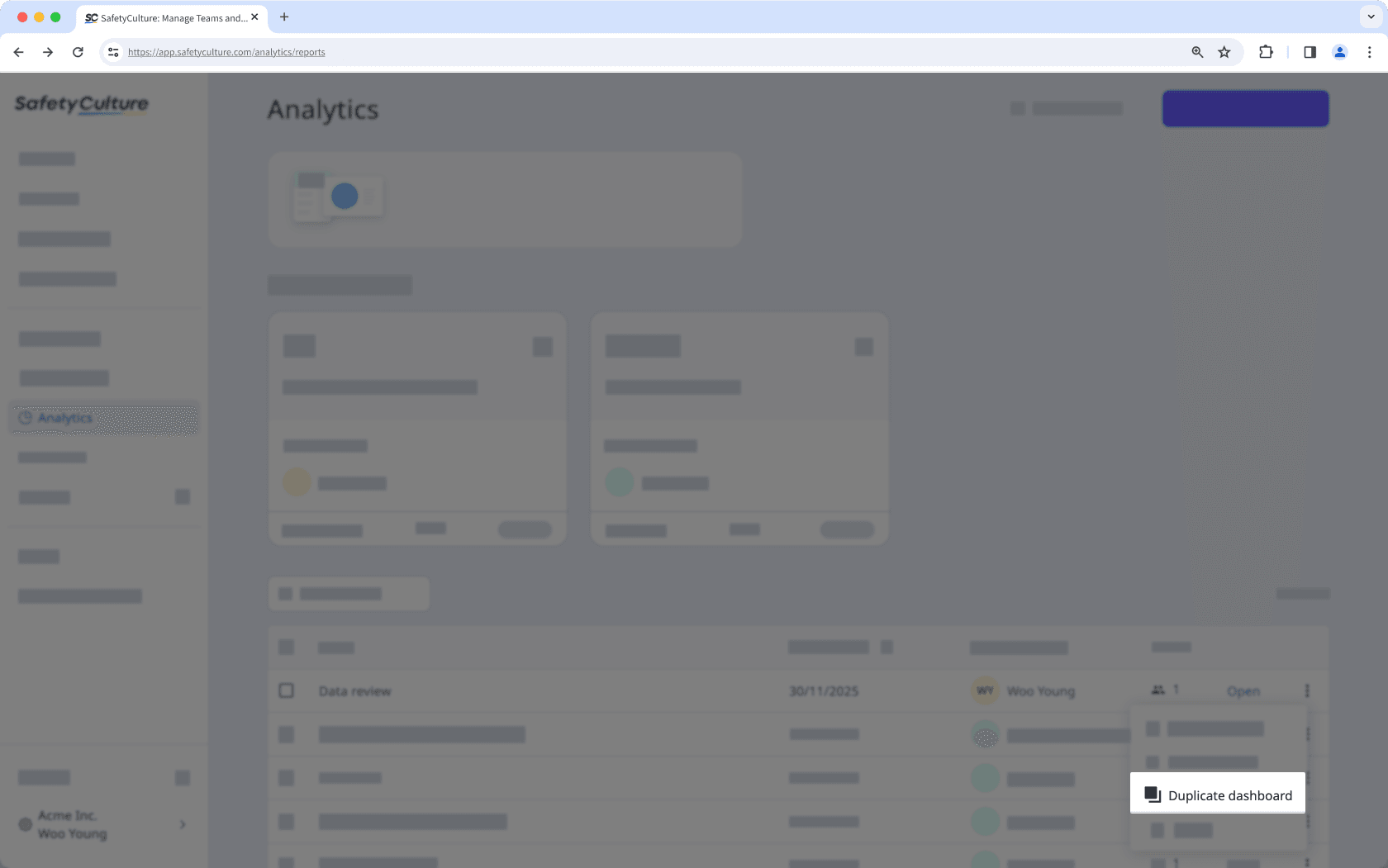 Mithilfe der Web-App ein Analysen-Dashboard duplizieren.