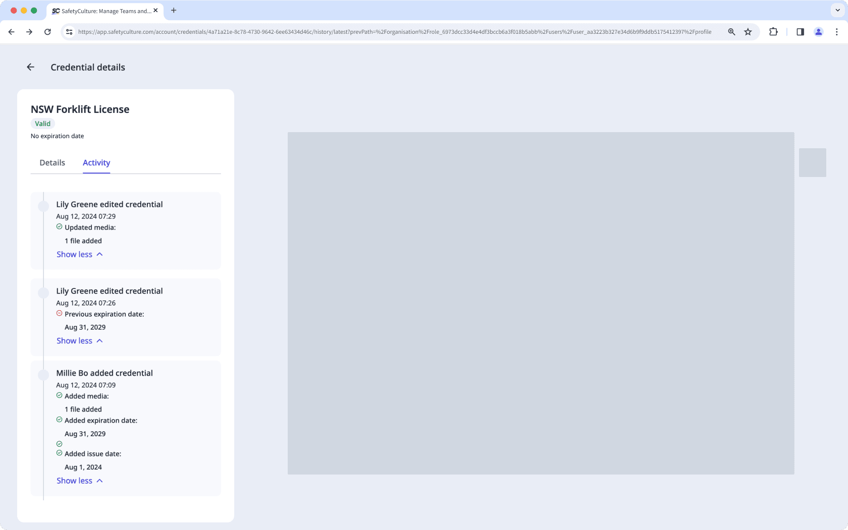 Vea la actividad de una versión de credenciales de un usuario a través de la aplicación web.