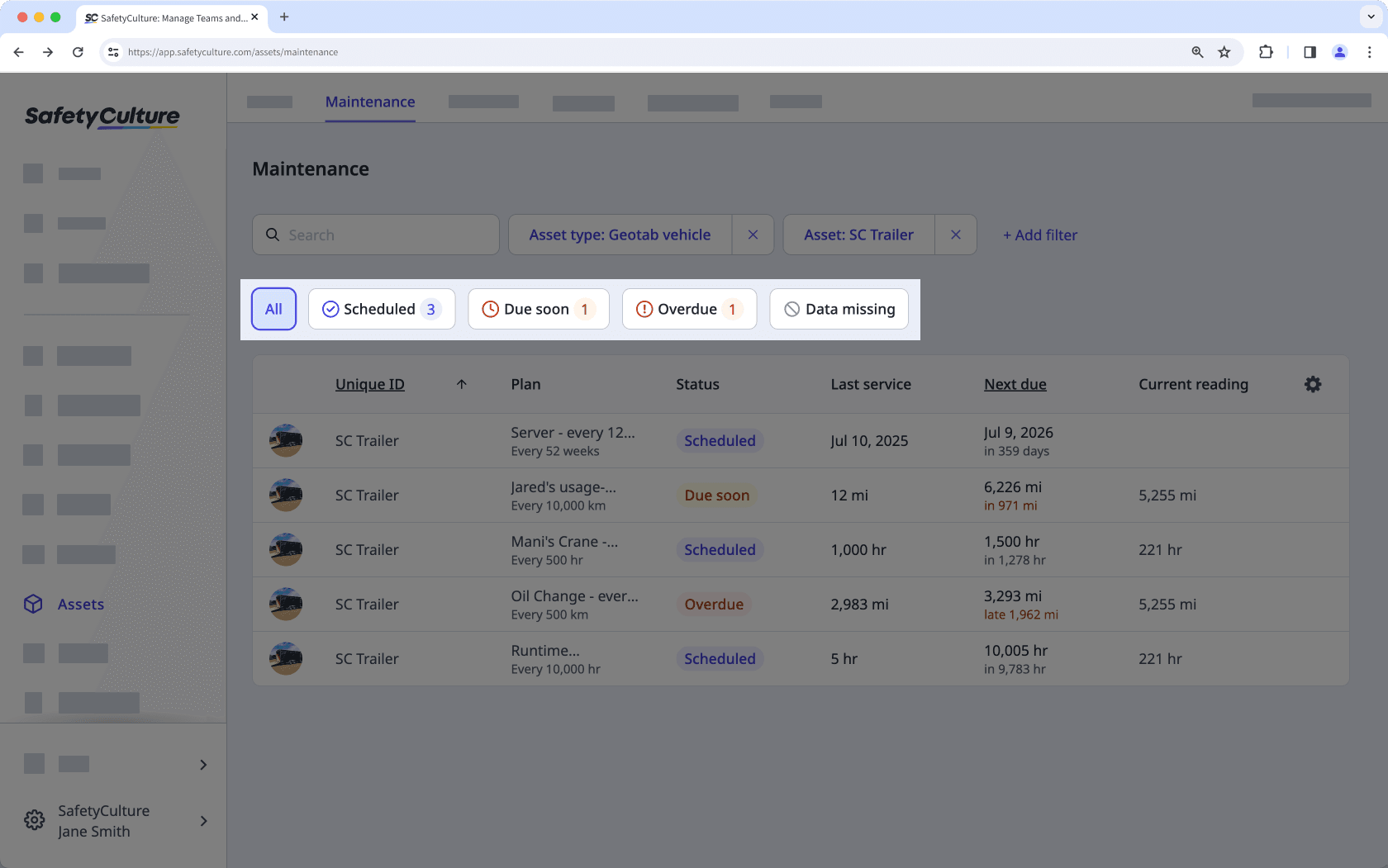 Sélectionnez un statut de plan de maintenance des actifs via l'application Web.
