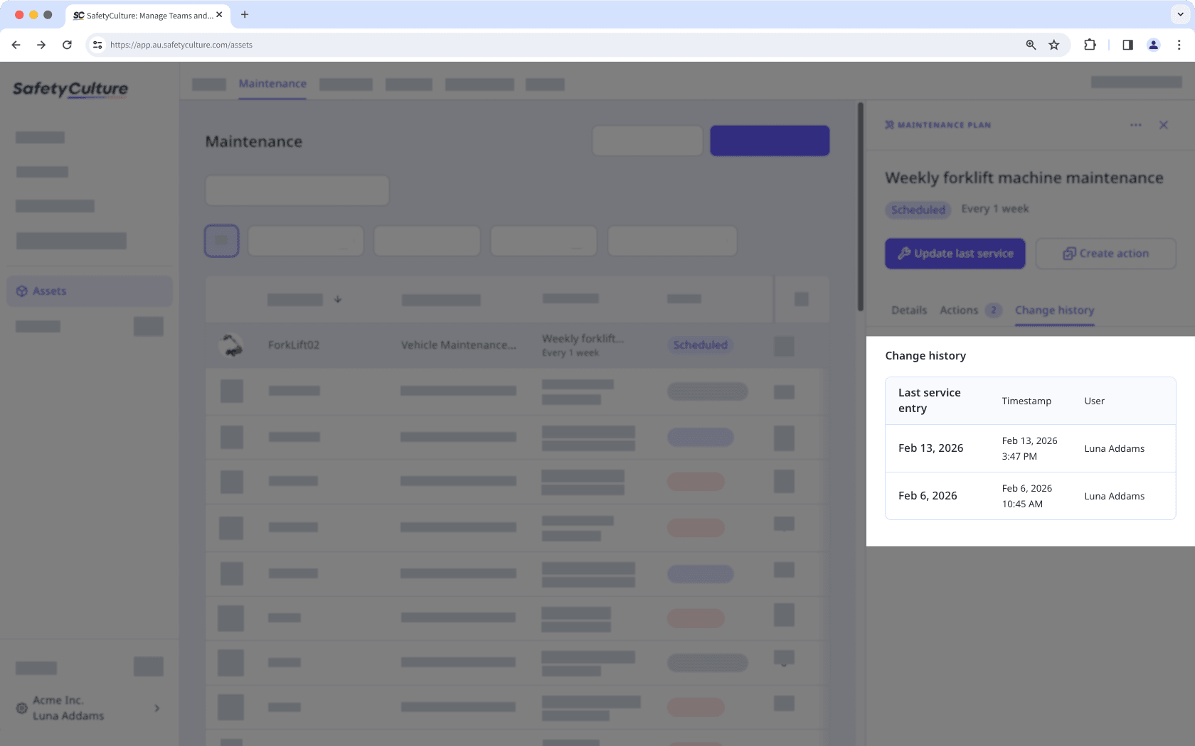 Ver el historial de cambios del plan de mantenimiento a través del panel lateral del activo en la pestaña de mantenimiento.