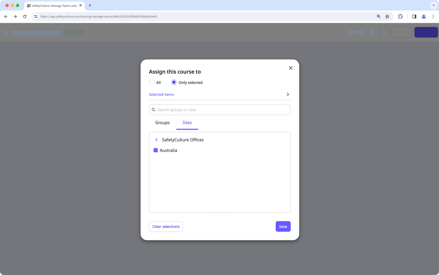 Weisen Sie Nutzern an ausgewählten Standorten über die Web-App Kurse zu.