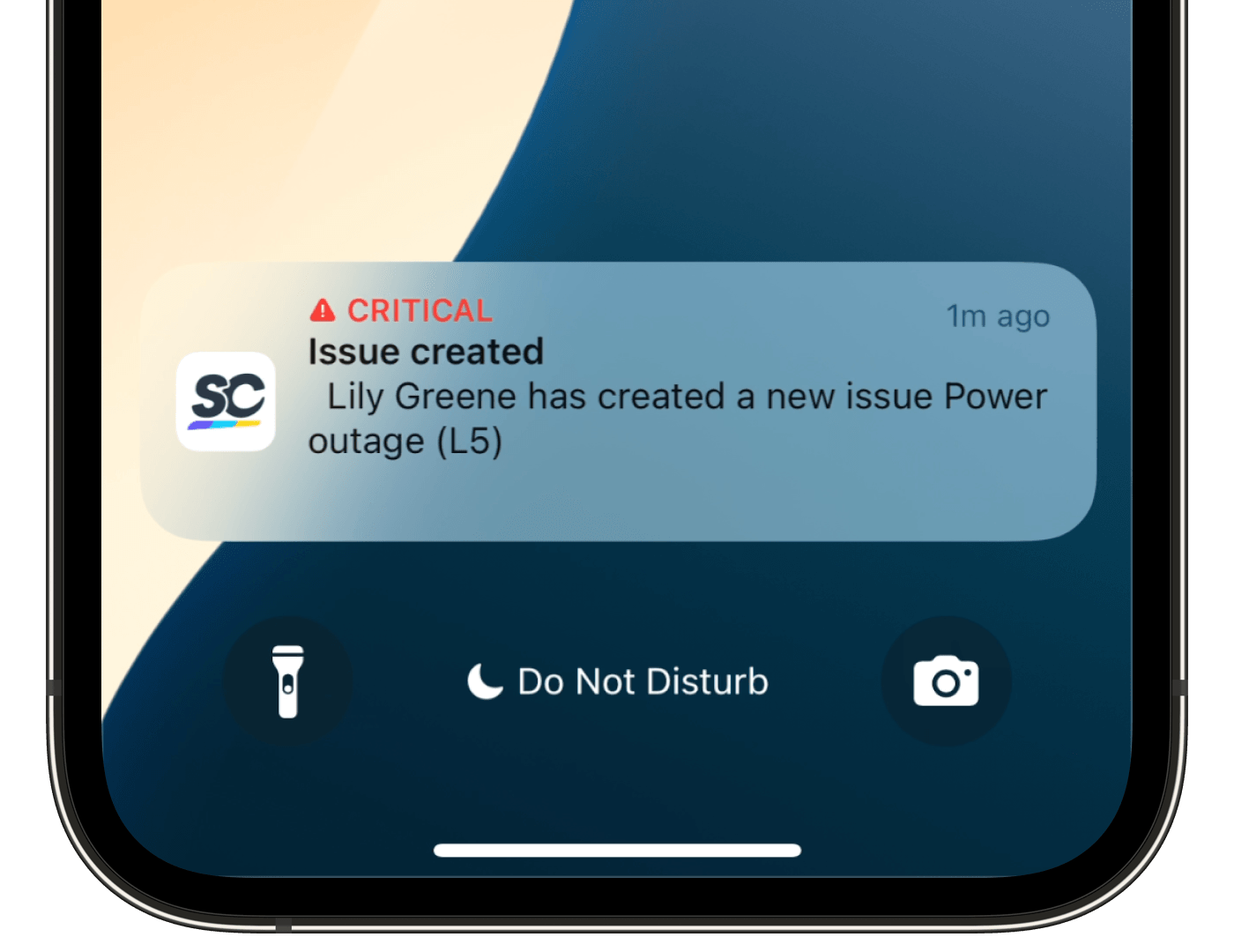 Una notificación de alerta crítica para los problemas, como se muestra en la aplicación móvil.