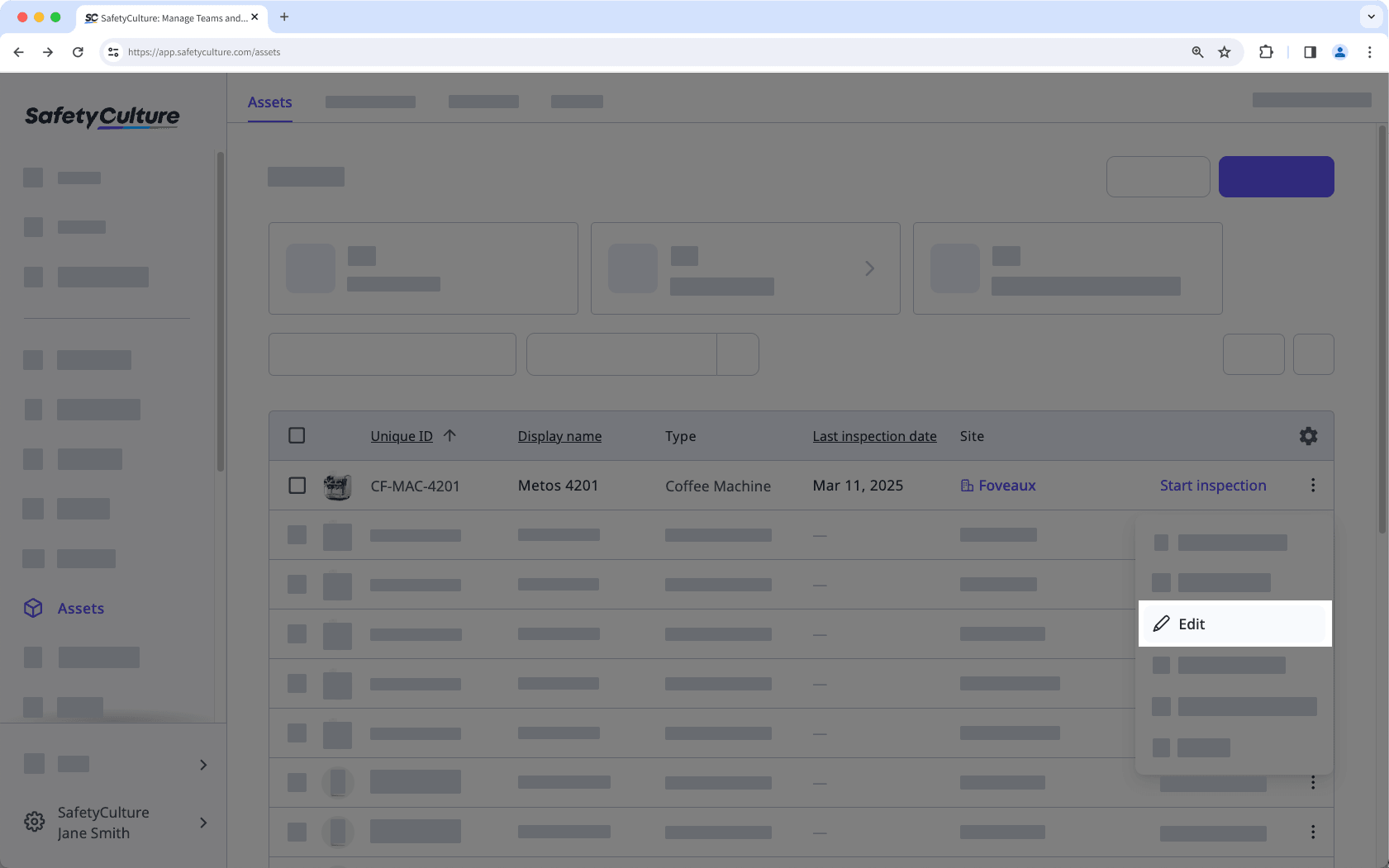 Editar un activo a través de la aplicación web.
