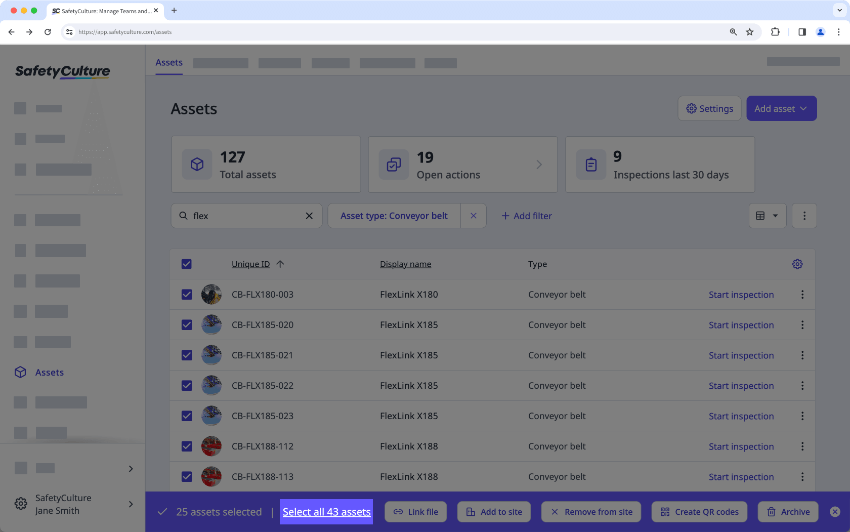 Seleccione todos los activos para vincular un archivo a través de la aplicación web.