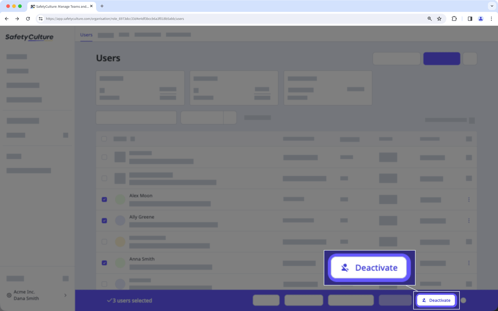 Mithilfe der Web-App Nutzer in großen Mengen deaktivieren.