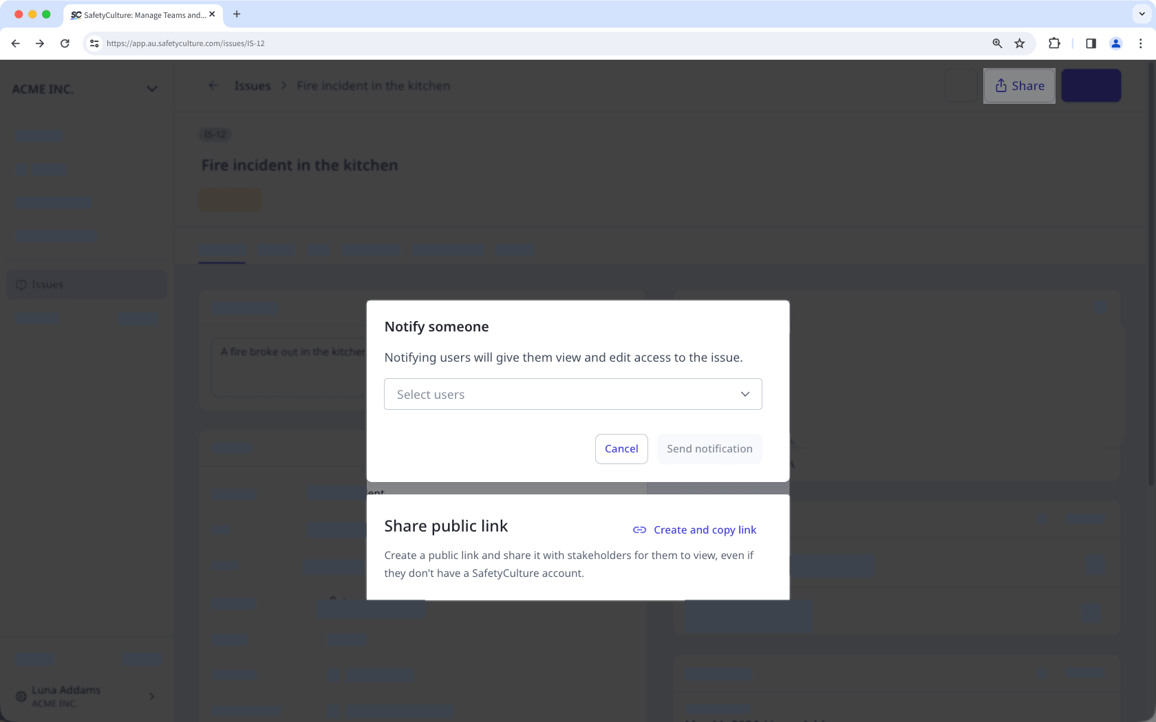 Cliquez sur « Partager » en haut à droite de la page.